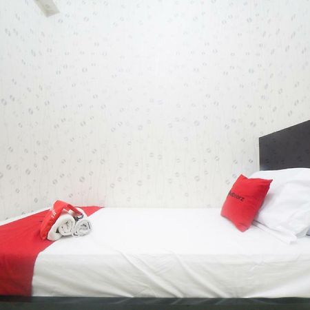 ג'קרטה Reddoorz Apartment @ Pegangsaan Kelapa Gading 3 מראה חיצוני תמונה