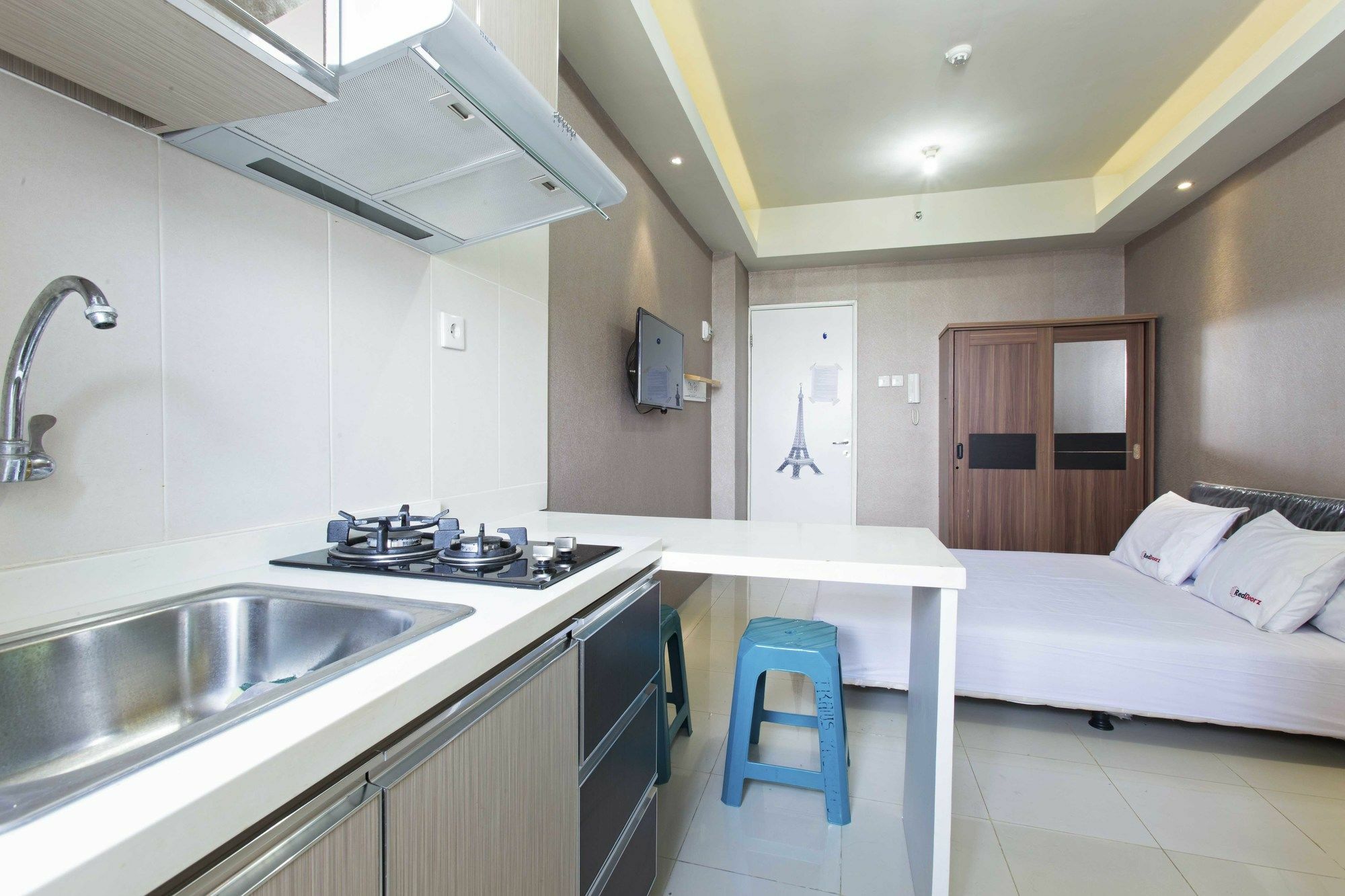 ג'קרטה Reddoorz Apartment @ Pegangsaan Kelapa Gading 3 מראה חיצוני תמונה