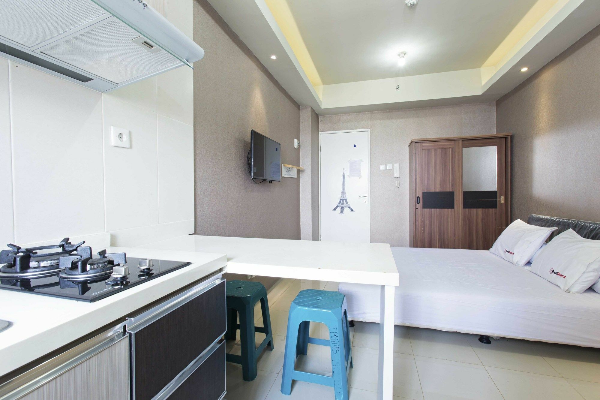 ג'קרטה Reddoorz Apartment @ Pegangsaan Kelapa Gading 3 מראה חיצוני תמונה