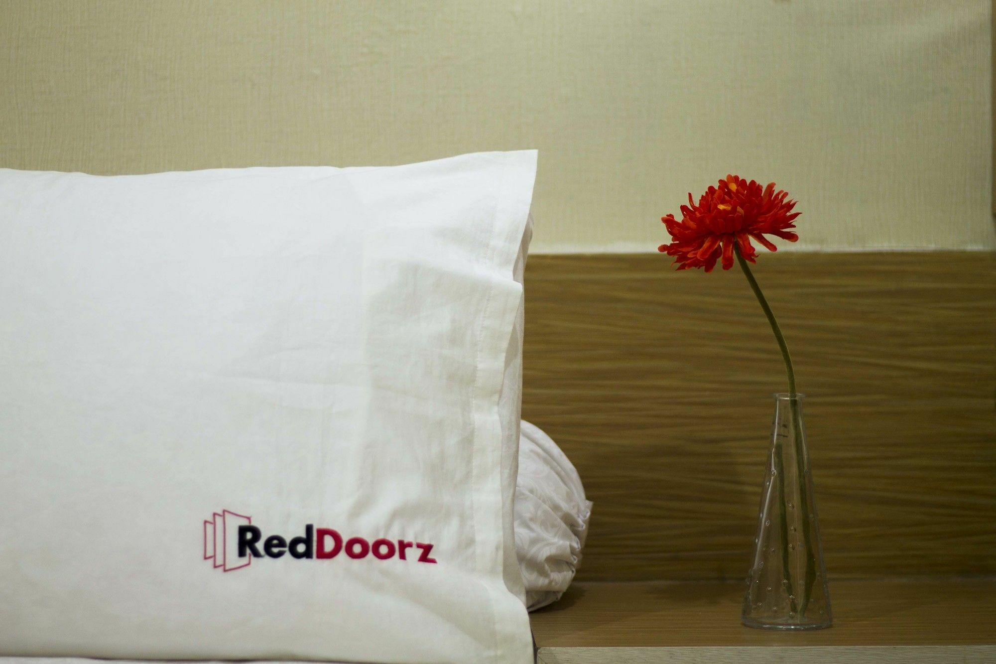 ג'קרטה Reddoorz Apartment @ Pegangsaan Kelapa Gading 3 מראה חיצוני תמונה