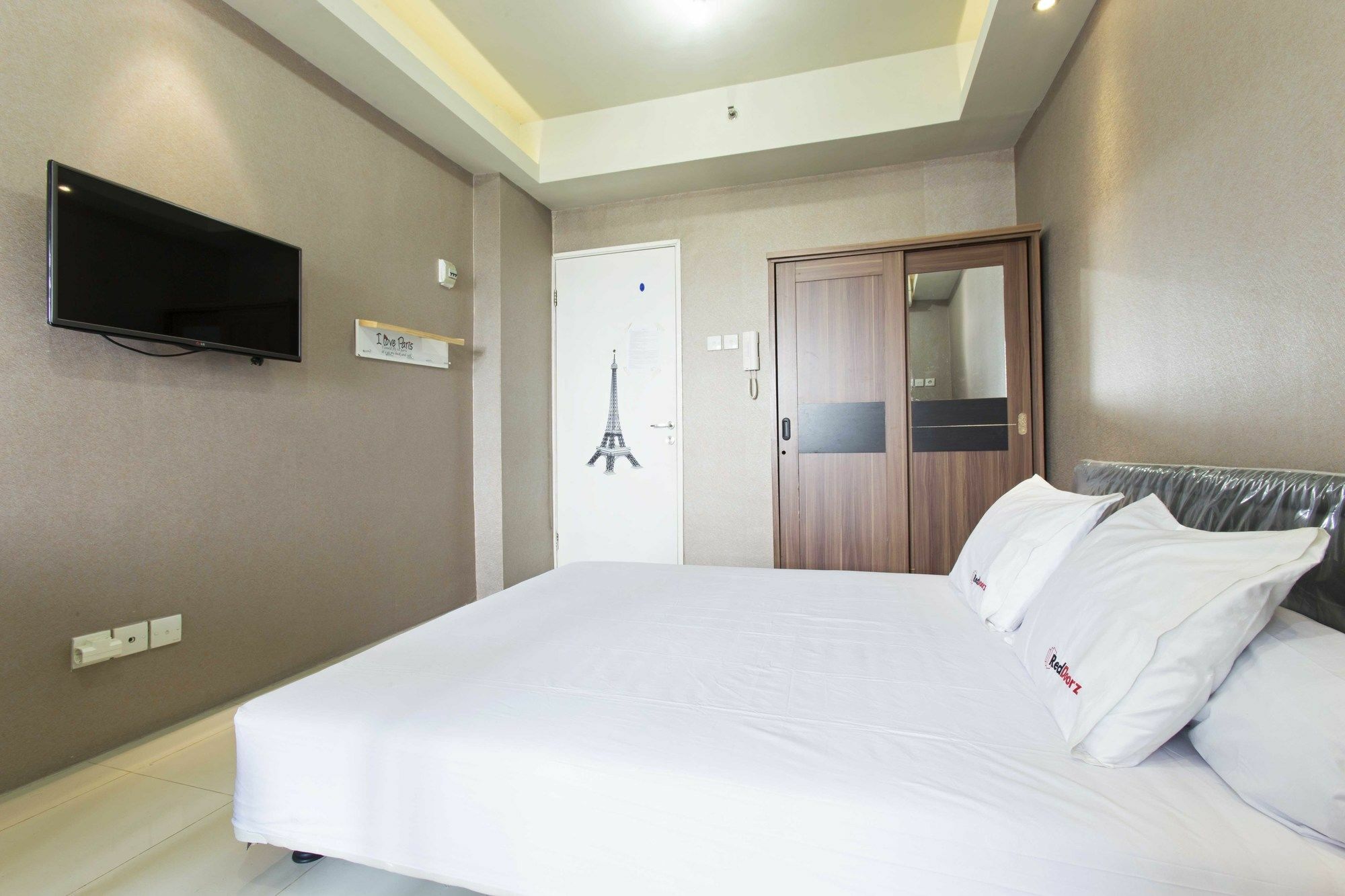 ג'קרטה Reddoorz Apartment @ Pegangsaan Kelapa Gading 3 מראה חיצוני תמונה
